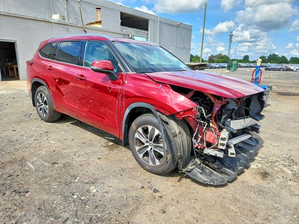 2021 TOYOTA HIGHLANDER XLE