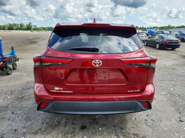 2021 TOYOTA HIGHLANDER XLE