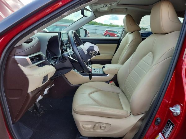 2021 TOYOTA HIGHLANDER XLE