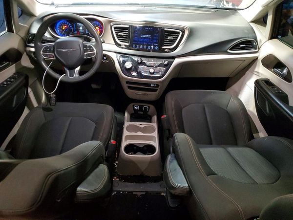 2017 CHRYSLER PACIFICA
