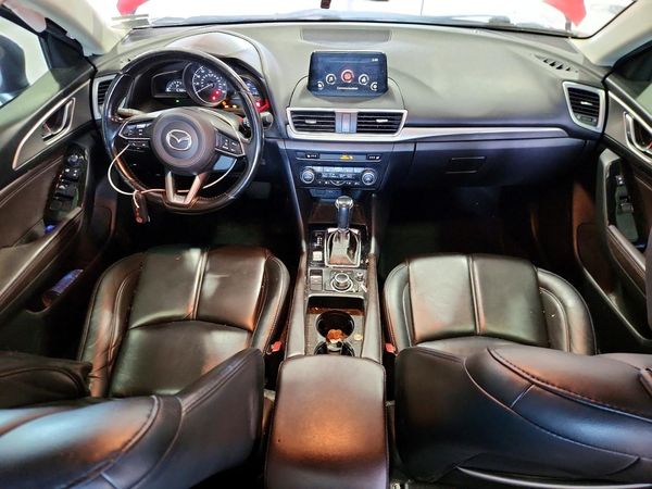 2018 MAZDA 3 Touring