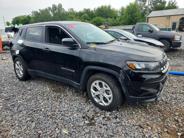 2024 JEEP COMPASS Sport — Passenger 3/4