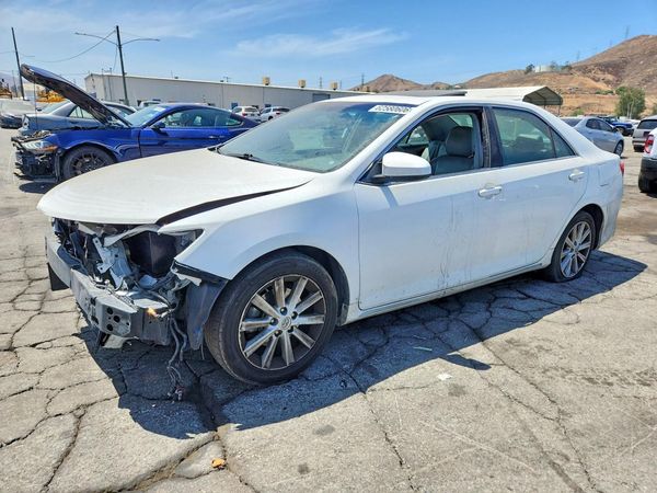 2014 TOYOTA CAMRY