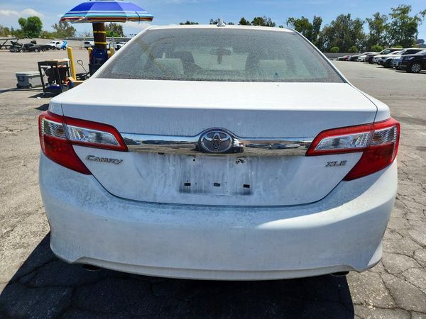 2014 TOYOTA CAMRY