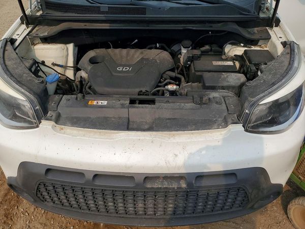 2015 KIA SOUL GL(Middle-low grade) — Engine bay