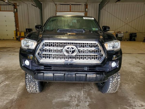 2017 TOYOTA TACOMA