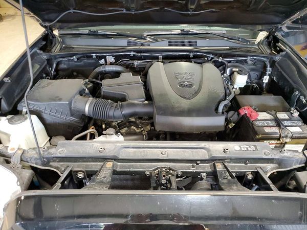 2017 TOYOTA TACOMA