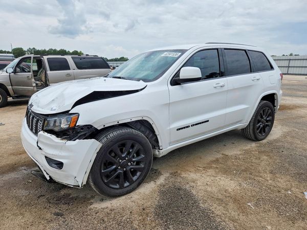 2017 JEEP GRAND CHEROKEE LAREDO 4X4