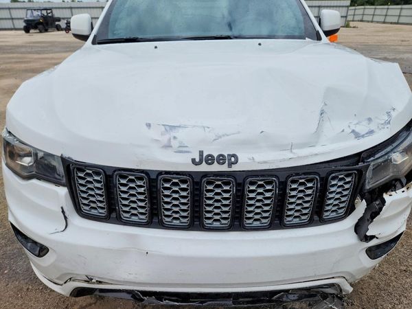 2017 JEEP GRAND CHEROKEE LAREDO 4X4