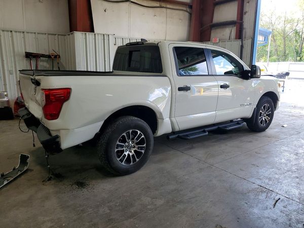 2023 NISSAN TITAN Crew Cab