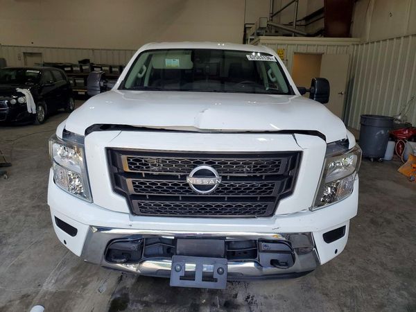 2023 NISSAN TITAN Crew Cab