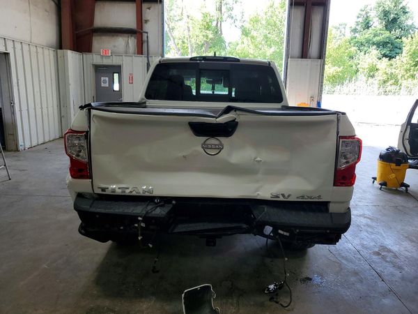 2023 NISSAN TITAN Crew Cab