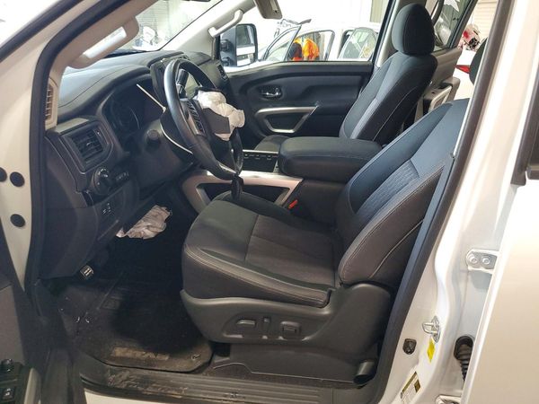 2023 NISSAN TITAN Crew Cab