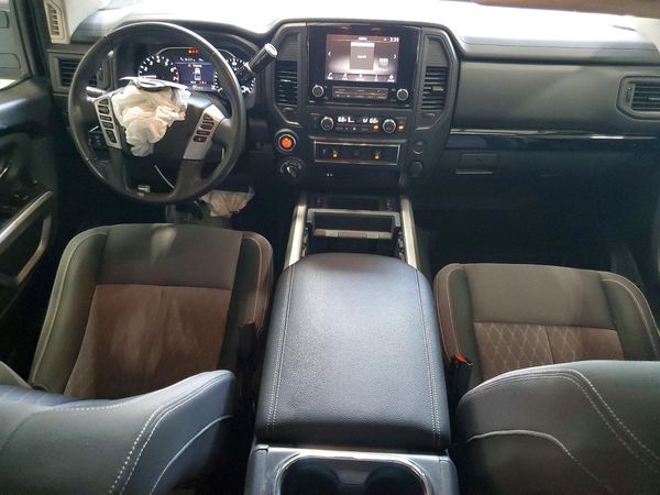 2023 NISSAN TITAN Crew Cab