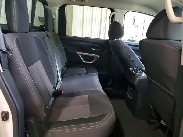 2023 NISSAN TITAN Crew Cab