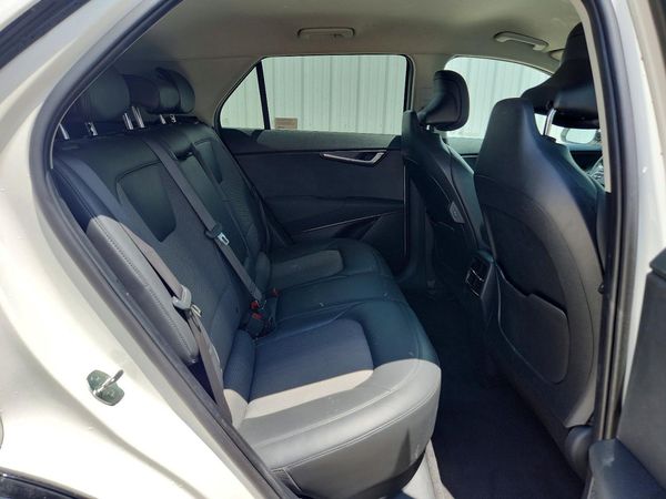 2024 KIA NIRO Wind