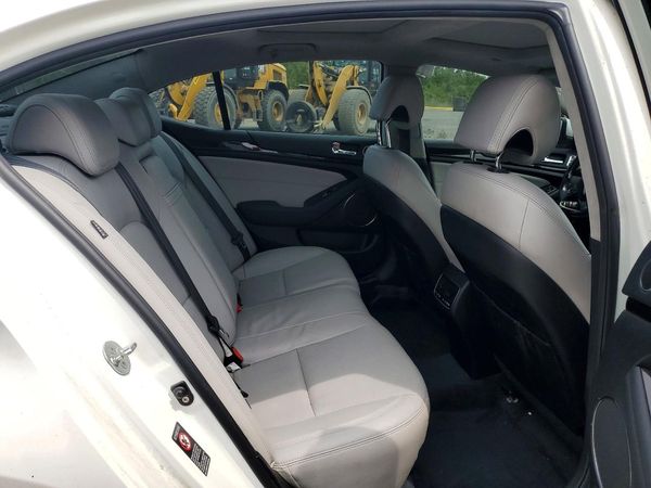 2014 KIA CADENZA