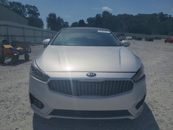 2017 KIA CADENZA