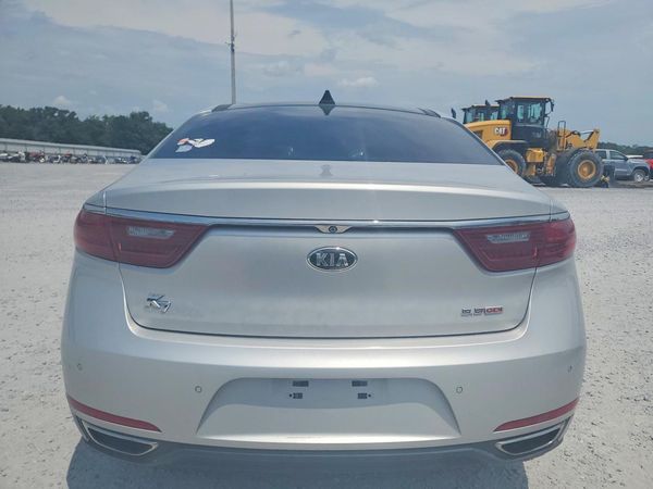 2017 KIA CADENZA
