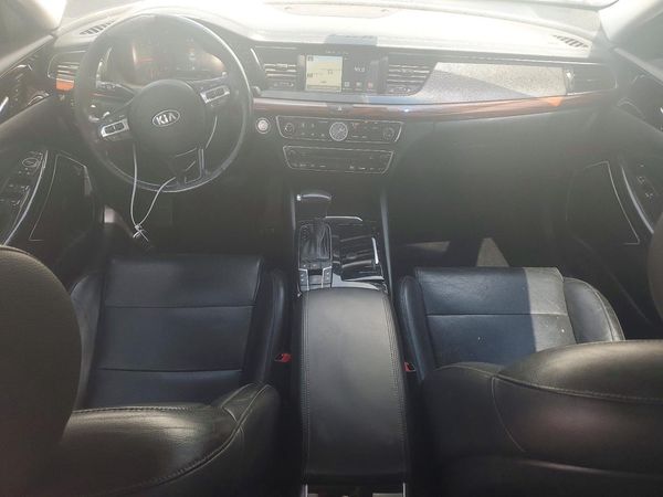 2017 KIA CADENZA
