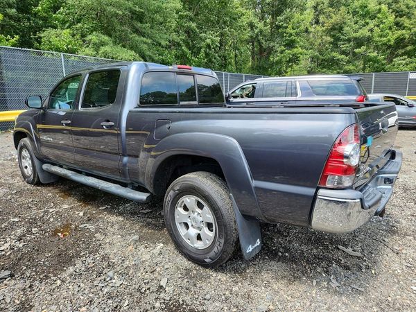 2015 TOYOTA TACOMA Delux Grade