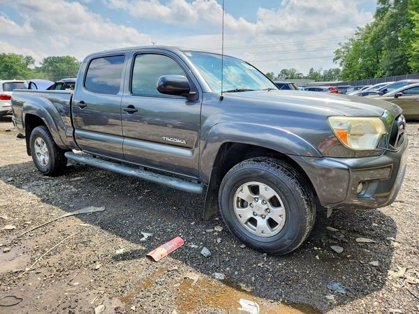 2015 TOYOTA TACOMA Delux Grade