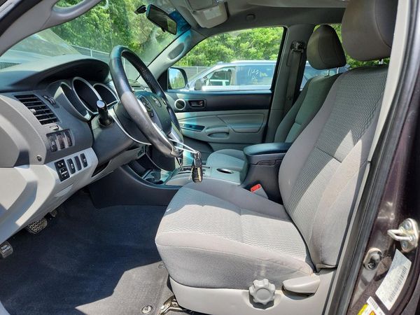 2015 TOYOTA TACOMA Delux Grade