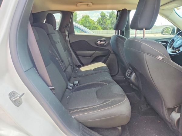 2015 JEEP CHEROKEE LATITUDE 4X4
