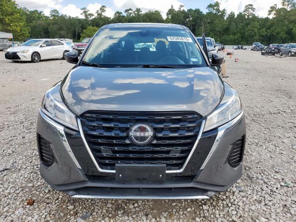 2022 NISSAN KICKS S