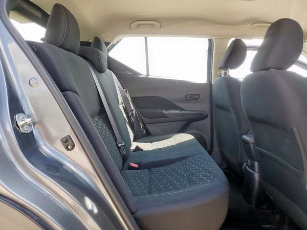 2022 NISSAN KICKS S