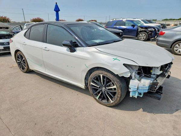 2020 TOYOTA CAMRY XSE