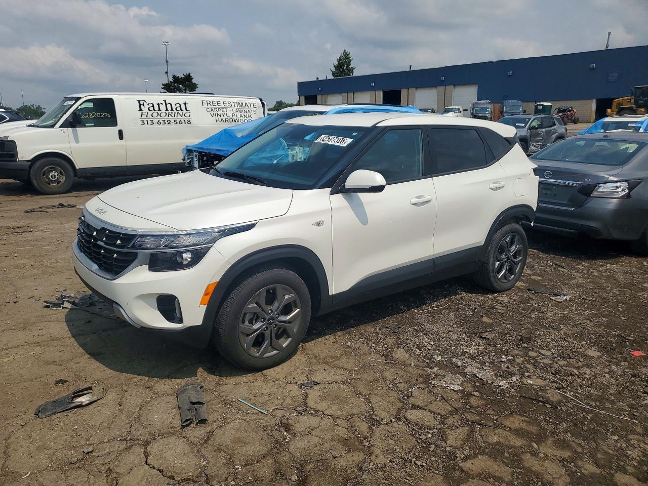 2024 KIA SELTOS LX