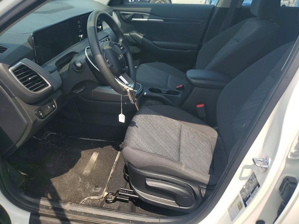 2024 KIA SELTOS LX