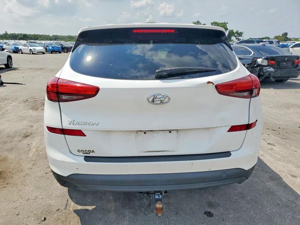 2021 HYUNDAI TUCSON SE