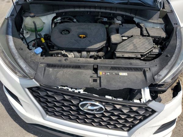 2021 HYUNDAI TUCSON SE