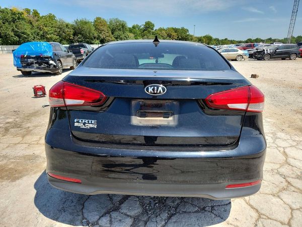 2018 KIA FORTE LX Base