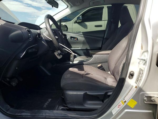 2016 TOYOTA PRIUS One/Two