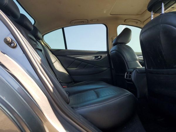2017 INFINITI Q50