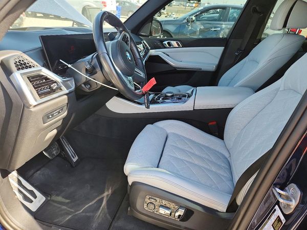 2025 BMW X5 M60i