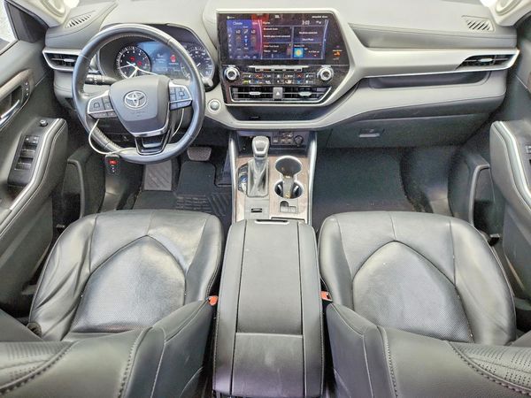 2020 TOYOTA HIGHLANDER Platinum