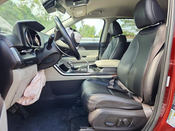 2022 KIA CARNIVAL LX, LX Seat Package