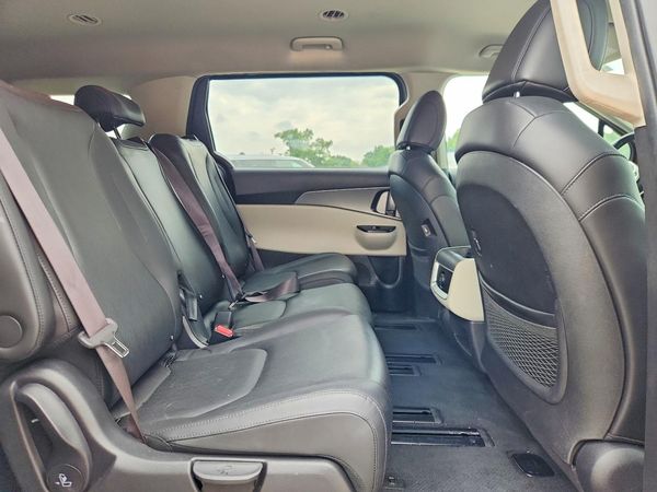 2022 KIA CARNIVAL LX, LX Seat Package