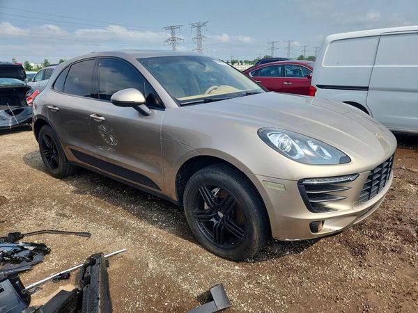 2015 PORSCHE MACAN — Passenger 3/4