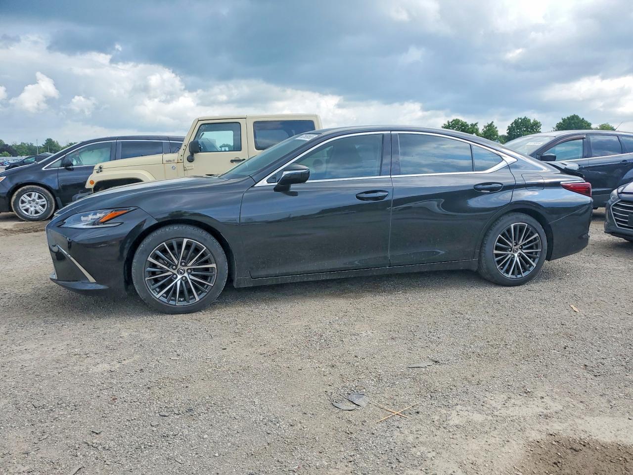 2023 LEXUS ES