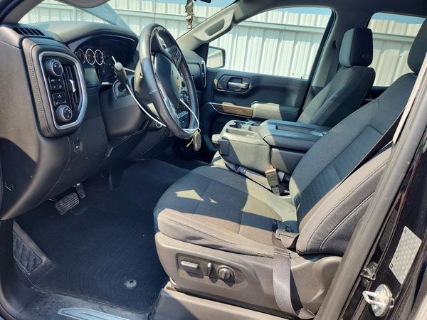 2019 CHEVROLET SILVERADO LT — DENT