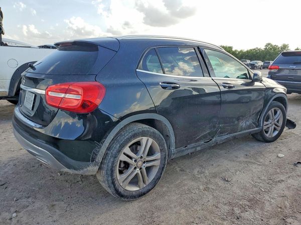 2015 MERCEDES-BENZ GLA GLA250