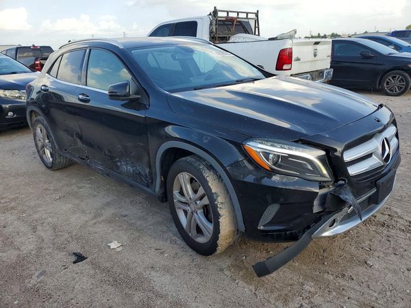 2015 MERCEDES-BENZ GLA GLA250