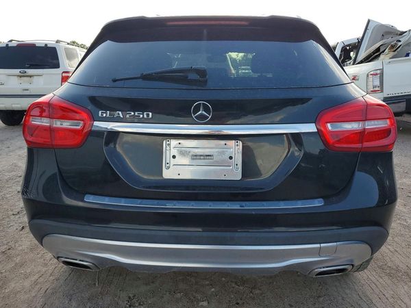 2015 MERCEDES-BENZ GLA GLA250