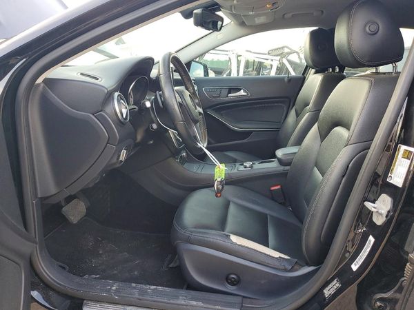 2015 MERCEDES-BENZ GLA GLA250