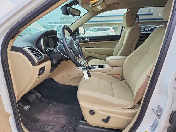 2017 JEEP GRAND CHEROKEE LAREDO 4X2